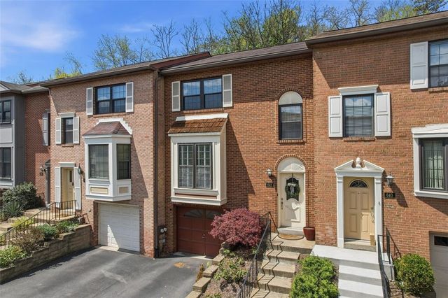 642 Woodcrest Drive, Robinson Twp, PA 15205
