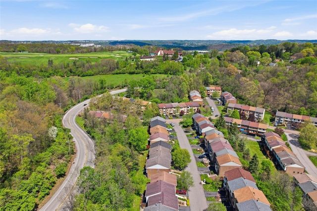 642 Woodcrest Drive, Robinson Twp, PA 15205