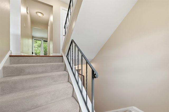 642 Woodcrest Drive, Robinson Twp, PA 15205