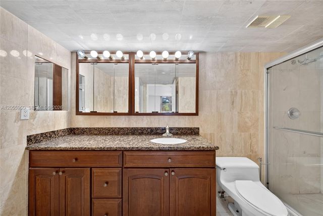 3600 Mystic Pointe Drive 310, Aventura, FL 33180