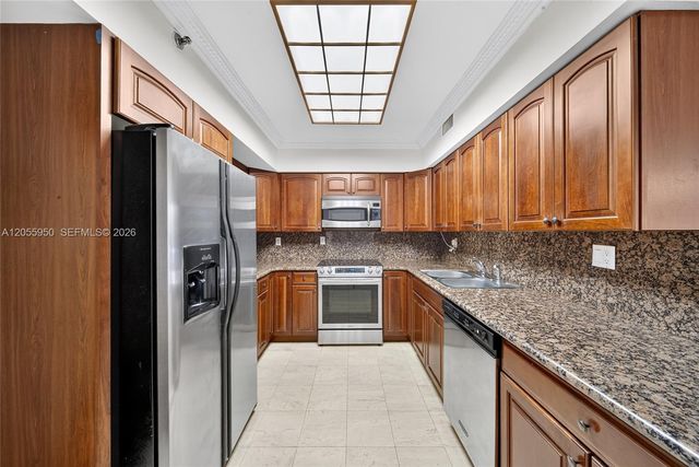 3600 Mystic Pointe Drive 310, Aventura, FL 33180