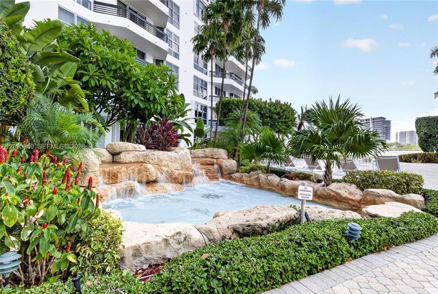 3600 Mystic Pointe Drive 310, Aventura, FL 33180