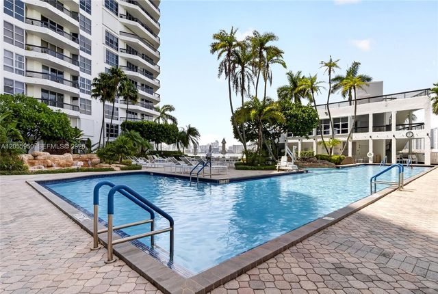 3600 Mystic Pointe Drive 310, Aventura, FL 33180
