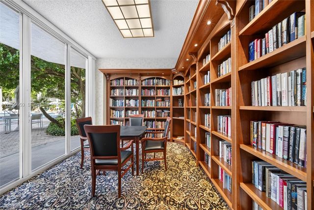 3600 Mystic Pointe Drive 310, Aventura, FL 33180