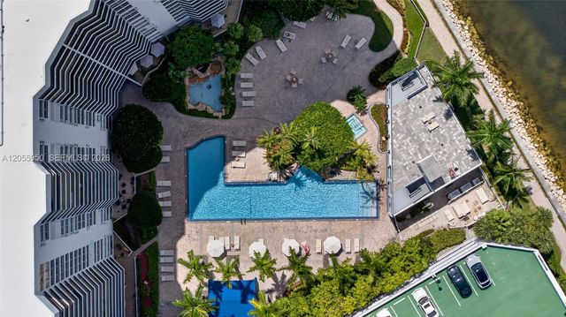 3600 Mystic Pointe Drive 310, Aventura, FL 33180