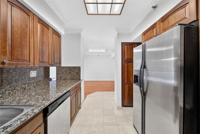 3600 Mystic Pointe Drive 310, Aventura, FL 33180