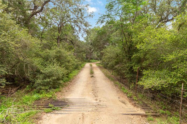 1306 Thousand Oaks LOOP, San Marcos, TX 78666