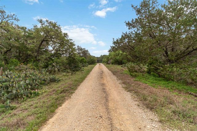 1306 Thousand Oaks LOOP, San Marcos, TX 78666