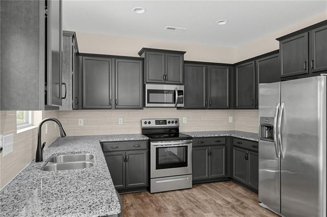 2608 Dallas Drive, Winston-salem, NC 27107