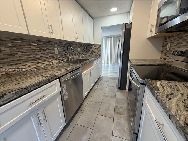 853 NW 81st Ter 7, Plantation, FL 33324