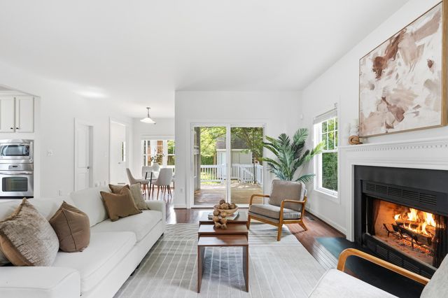 1836 PEABODY DR, Falls Church, VA 22043