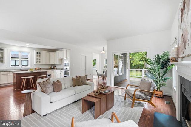 1836 PEABODY DR, Falls Church, VA 22043