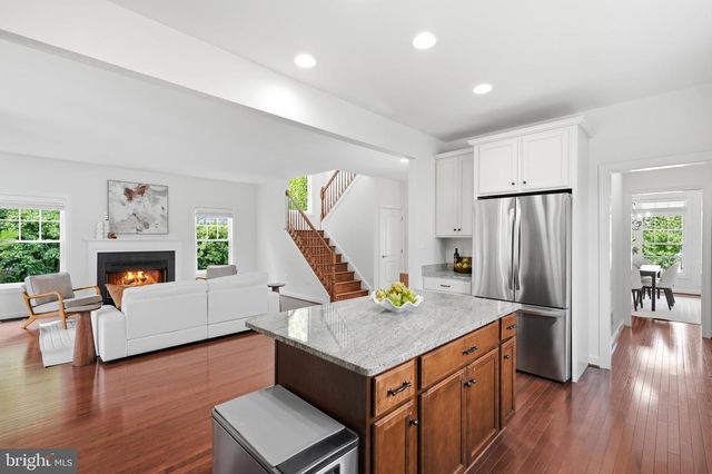 1836 PEABODY DR, Falls Church, VA 22043