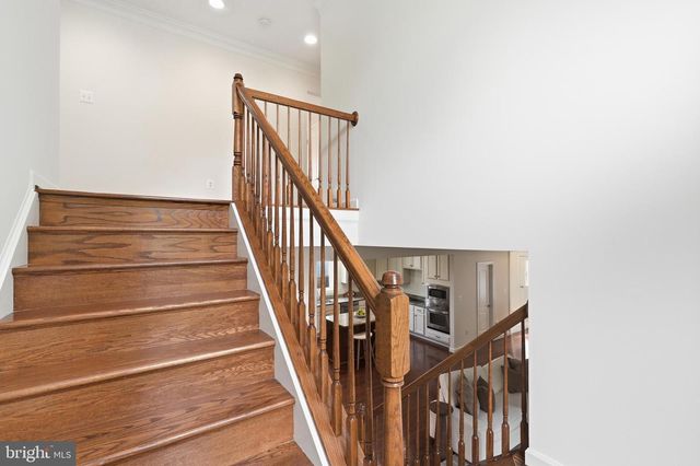 1836 PEABODY DR, Falls Church, VA 22043