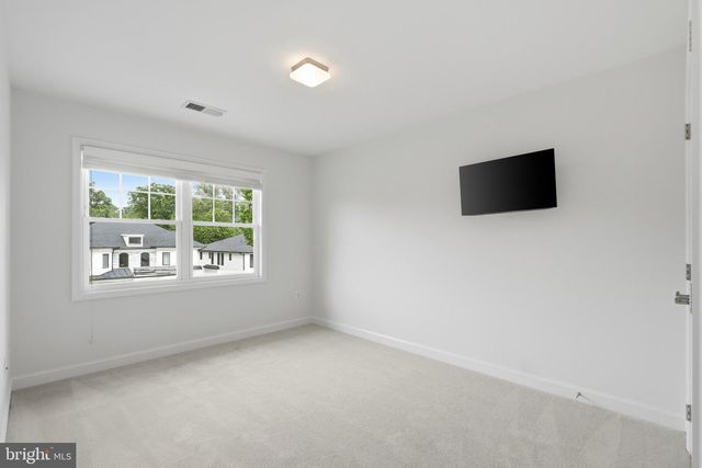 1836 PEABODY DR, Falls Church, VA 22043