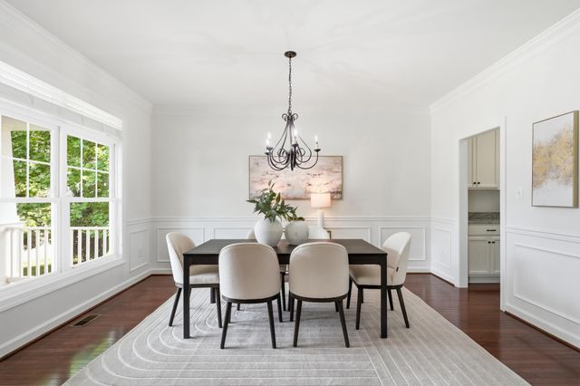 1836 PEABODY DR, Falls Church, VA 22043