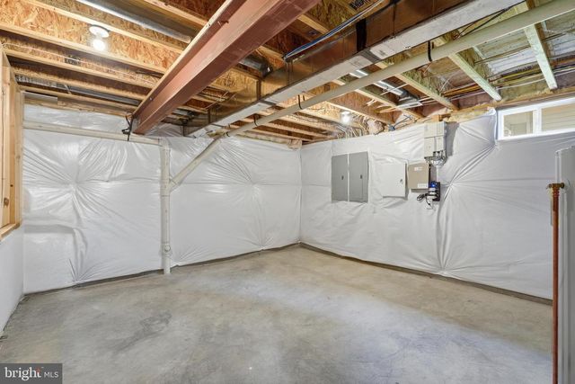 1836 PEABODY DR, Falls Church, VA 22043