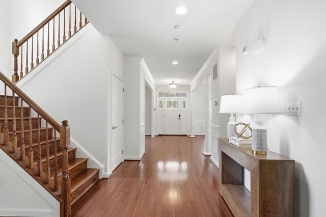 1836 PEABODY DR, Falls Church, VA 22043