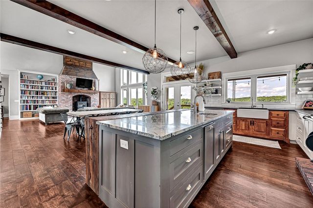 8770 Spanker Creek Road, Bentonville, AR 72712