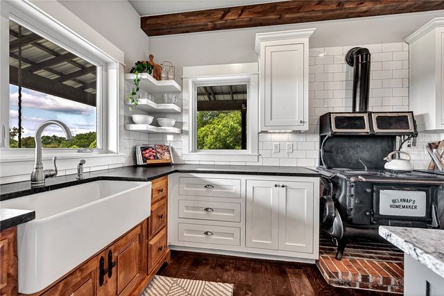 8770 Spanker Creek Road, Bentonville, AR 72712