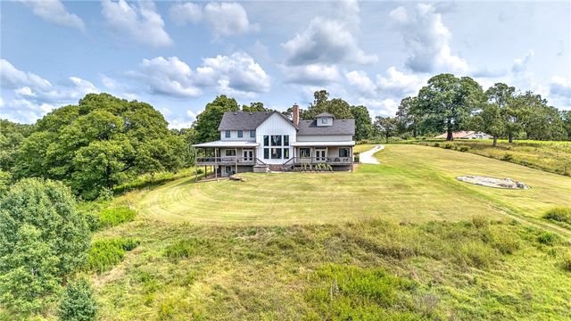 8770 Spanker Creek Road, Bentonville, AR 72712