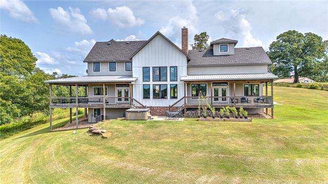 8770 Spanker Creek Road, Bentonville, AR 72712