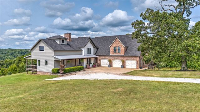 8770 Spanker Creek Road, Bentonville, AR 72712