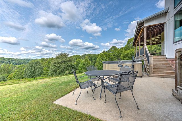 8770 Spanker Creek Road, Bentonville, AR 72712