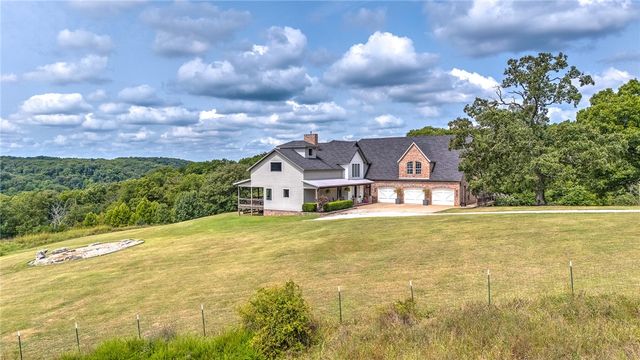 8770 Spanker Creek Road, Bentonville, AR 72712