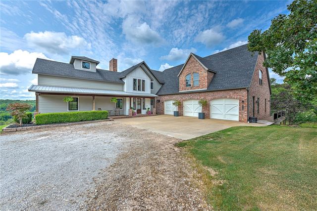 8770 Spanker Creek Road, Bentonville, AR 72712