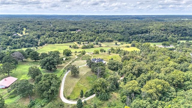 8770 Spanker Creek Road, Bentonville, AR 72712
