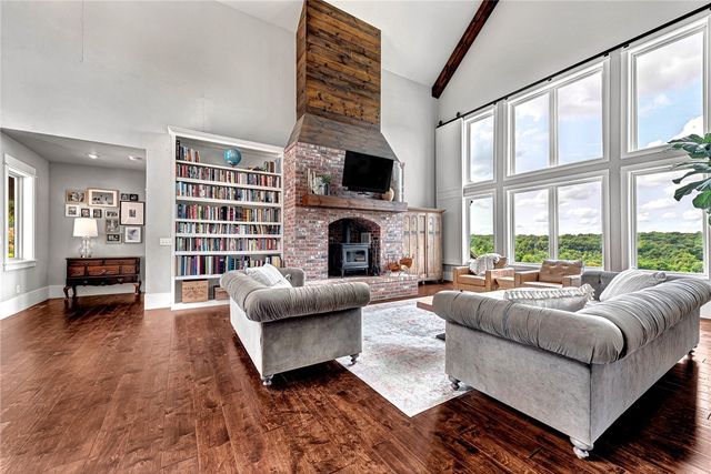 8770 Spanker Creek Road, Bentonville, AR 72712