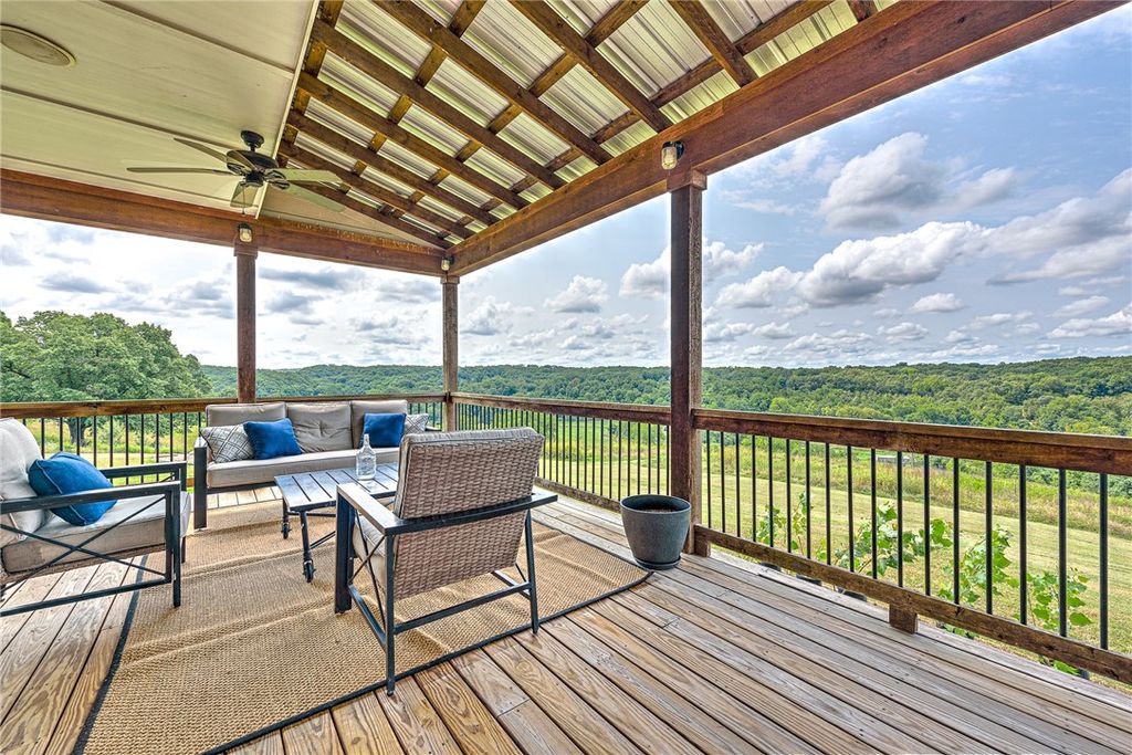 8770 Spanker Creek Road, Bentonville, AR 72712