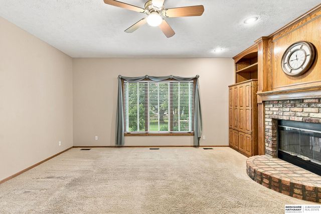 14016 Browne Circle, Omaha, NE 68164