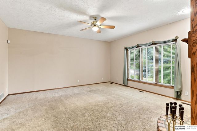 14016 Browne Circle, Omaha, NE 68164