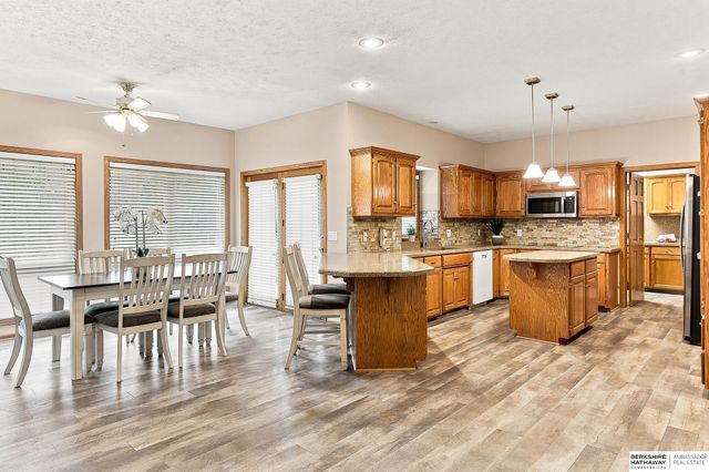 14016 Browne Circle, Omaha, NE 68164