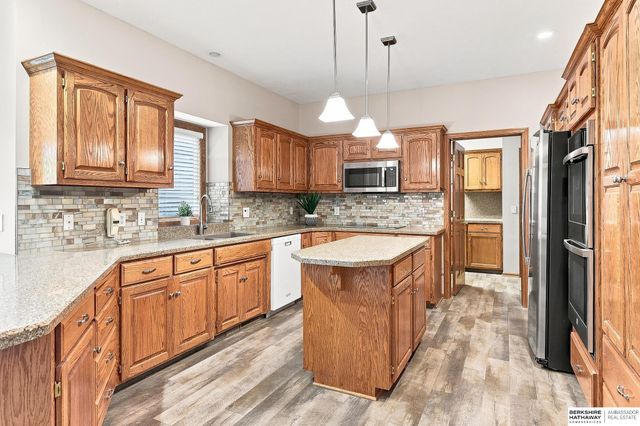 14016 Browne Circle, Omaha, NE 68164