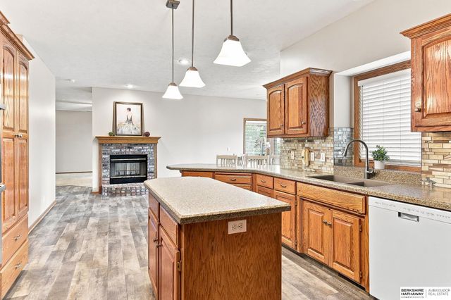 14016 Browne Circle, Omaha, NE 68164