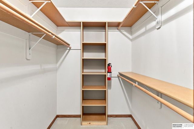 14016 Browne Circle, Omaha, NE 68164
