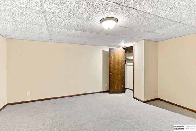 14016 Browne Circle, Omaha, NE 68164