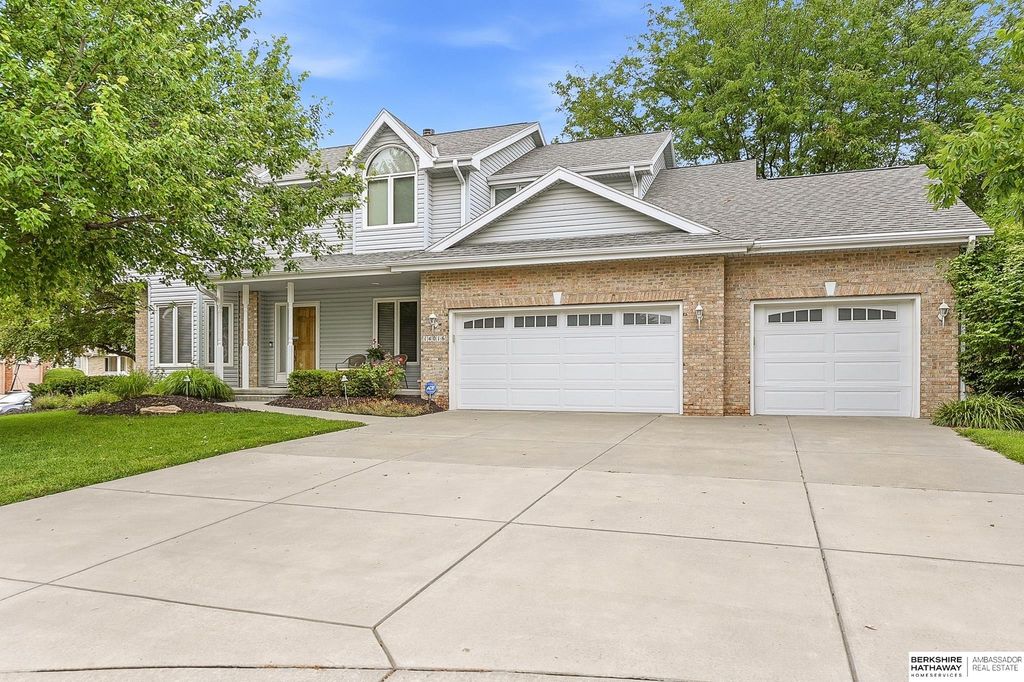 14016 Browne Circle, Omaha, NE 68164