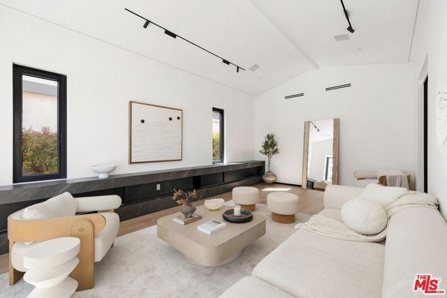 3022 Patricia Avenue, Los Angeles, CA 90064