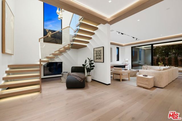 3022 Patricia Avenue, Los Angeles, CA 90064