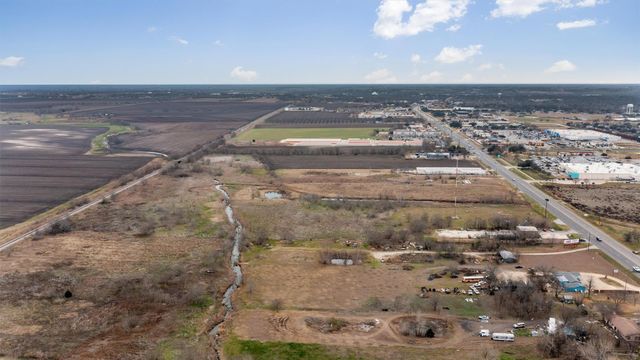 3101 S Hwy 95, Taylor, TX 76574