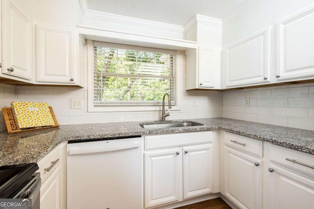 311 Peachtree Hills Avenue NE 12F, Atlanta, GA 30305