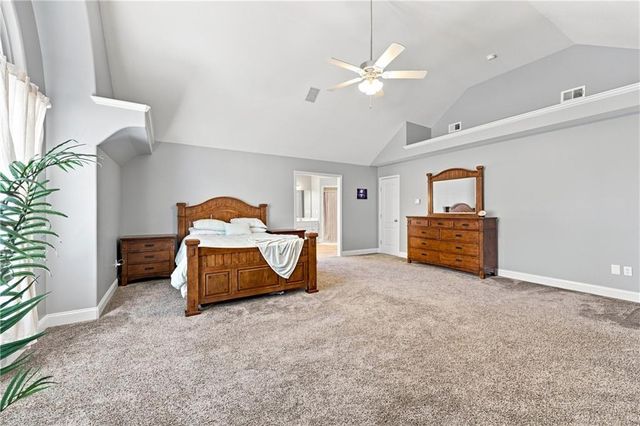 1208 NW Cedar Lane, Grain Valley, MO 64029