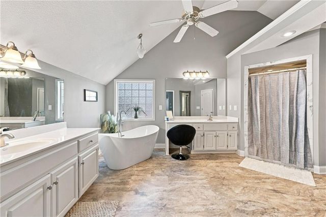 1208 NW Cedar Lane, Grain Valley, MO 64029