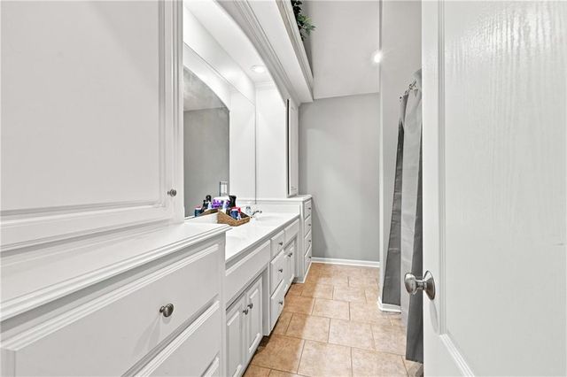 1208 NW Cedar Lane, Grain Valley, MO 64029
