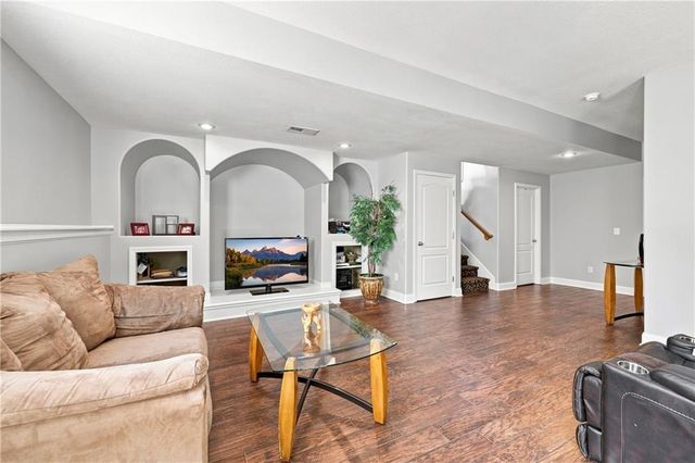 1208 NW Cedar Lane, Grain Valley, MO 64029