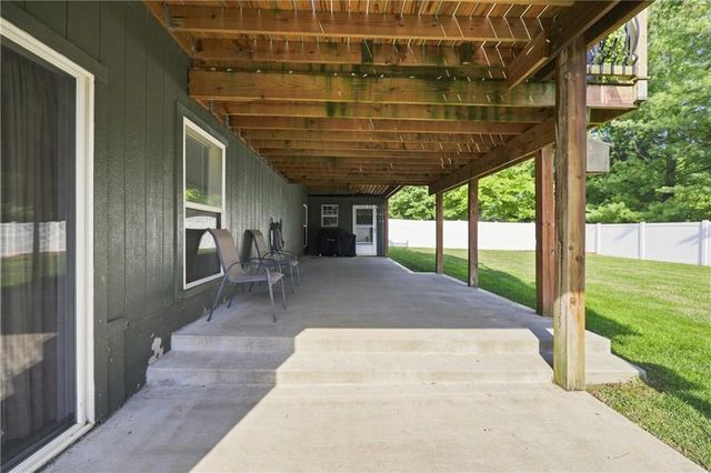 1208 NW Cedar Lane, Grain Valley, MO 64029
